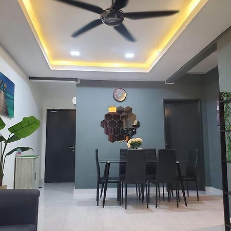 Casa Inderaloka Pantai Batu Buruk Apartment Kuala Terengganu Bagian luar foto