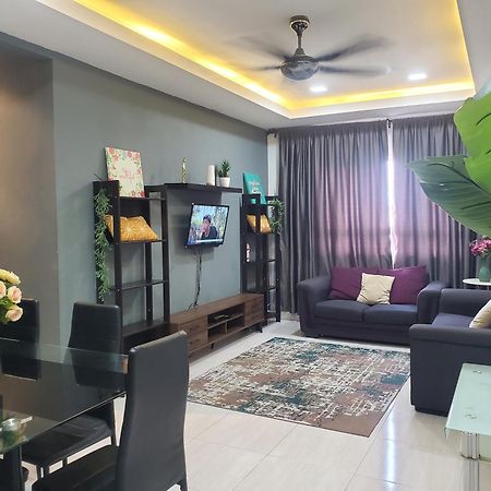 Casa Inderaloka Pantai Batu Buruk Apartment Kuala Terengganu Bagian luar foto
